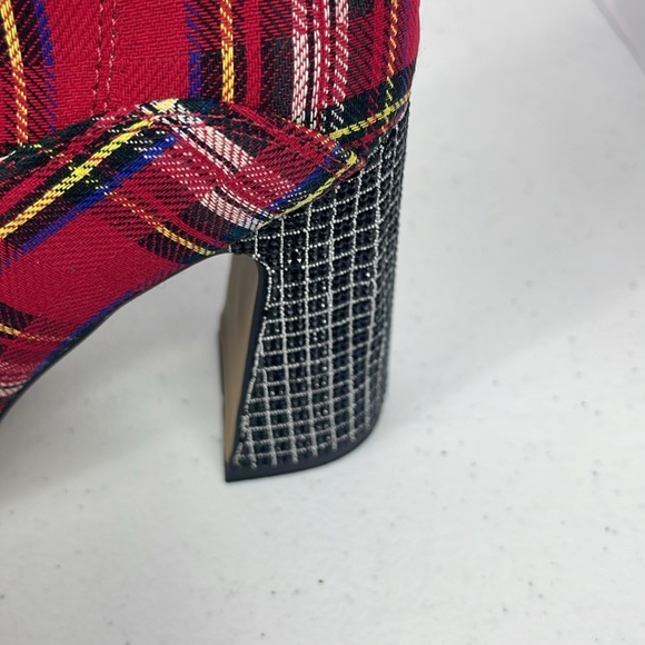 BETSEY JOHNSON
BLANCHE RHINESTONE ZIP UP ANKLE BOOTS Sz 7.5 - Picture 3 of 12